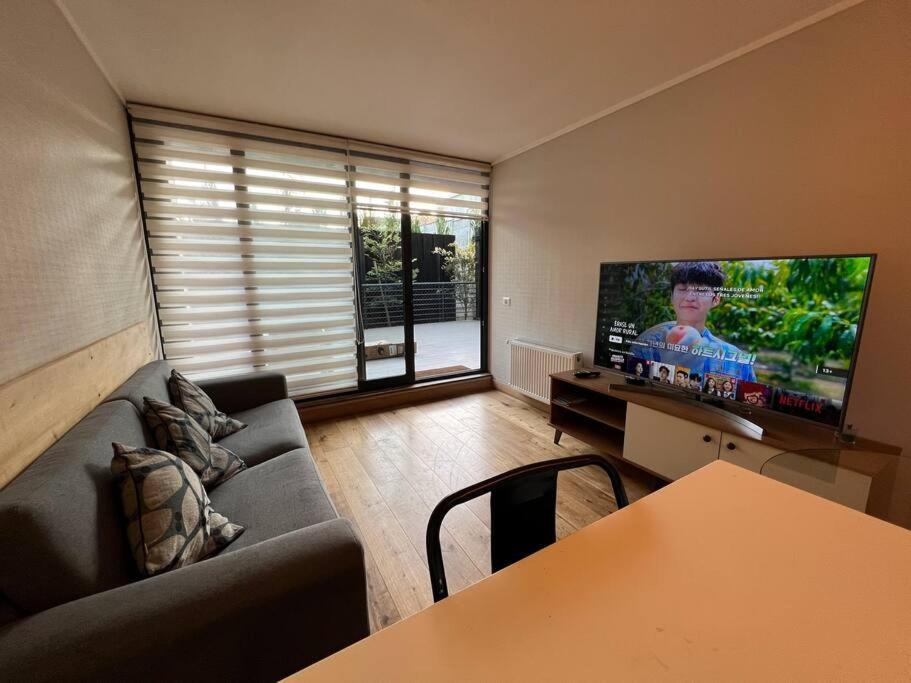 Edificio De Lujo Frente Al Lago, Apartamento